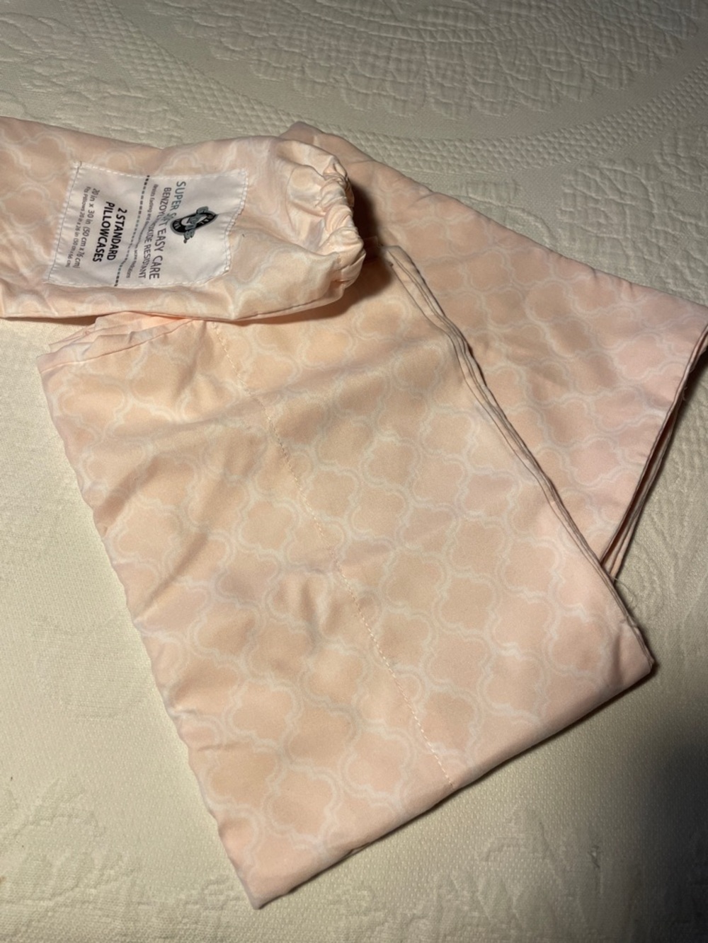 White Silk Pillowcase. Like new. Wash them but never used them.